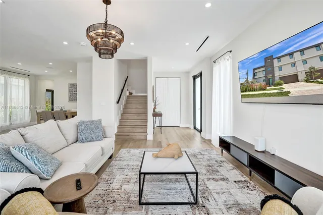 $1,390,000 | 1617 Northeast 11th Street, Unit 1, Fort Lauderdale, FL 33304