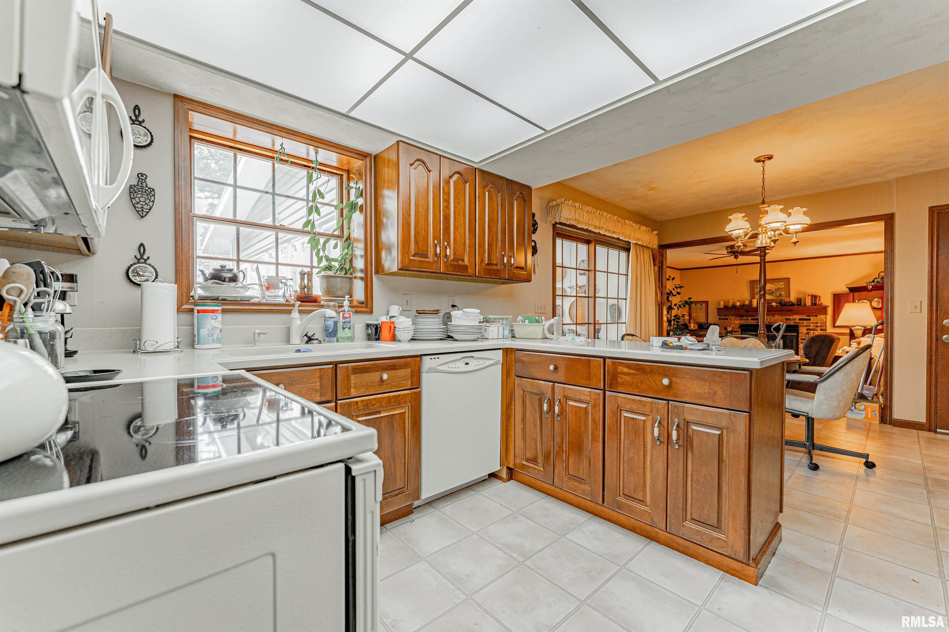 15 Pinehurst Road Lincoln, IL 62656 - Photo 10 of 40 Gallery Image 10
