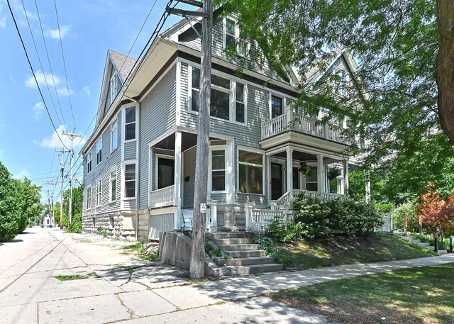 $374,900 | 118 West Reservoir Avenue, Milwaukee, WI 53212