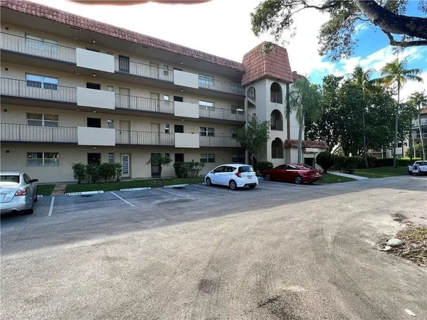 $1,750 | 6300 South Falls Cir Drive, Unit 412, Lauderhill, FL 33319