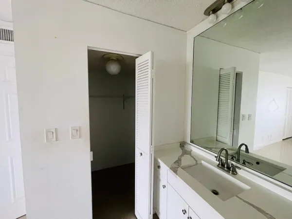 $1,750 | 6300 South Falls Cir Drive, Unit 412, Lauderhill, FL 33319