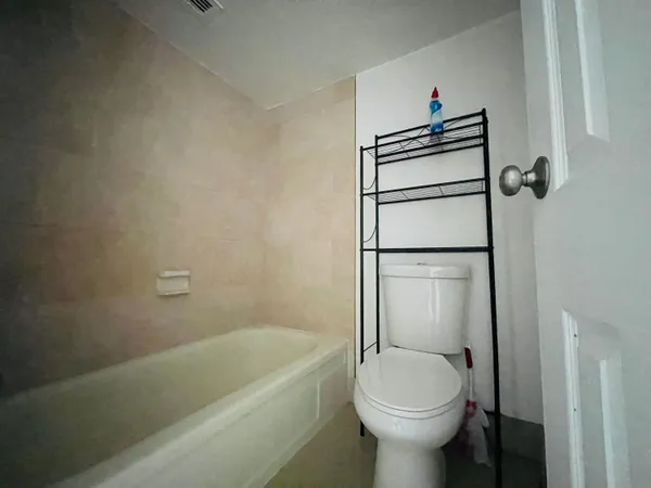 $1,750 | 6300 South Falls Cir Drive, Unit 412, Lauderhill, FL 33319