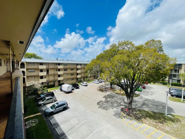 $1,750 | 6300 South Falls Cir Drive, Unit 412, Lauderhill, FL 33319