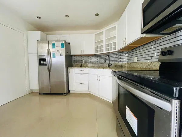 $1,750 | 6300 South Falls Cir Drive, Unit 412, Lauderhill, FL 33319