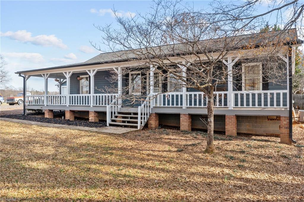 738 Young Road Lexington, NC 27292 - Photo 4 of 48 Gallery Image 4