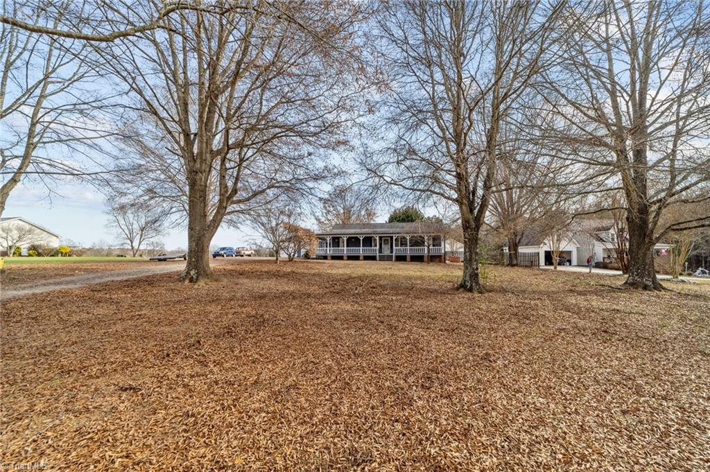 738 Young Road Lexington, NC 27292 - Photo 5 of 48 Gallery Image 5