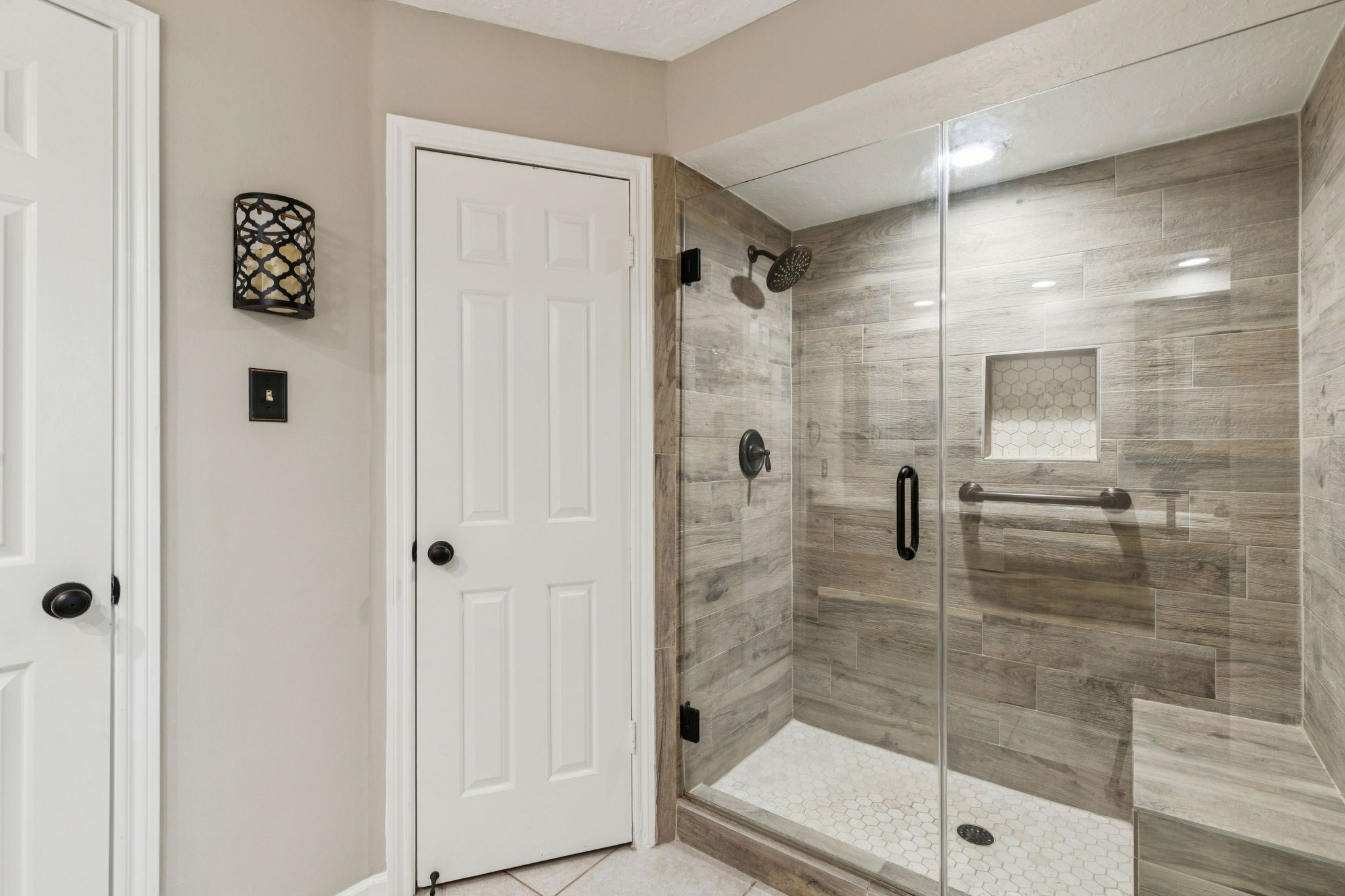 3630 Chapel Square Drive Spring, TX 77388 - Photo 9 of 24 a bathroom with a shower