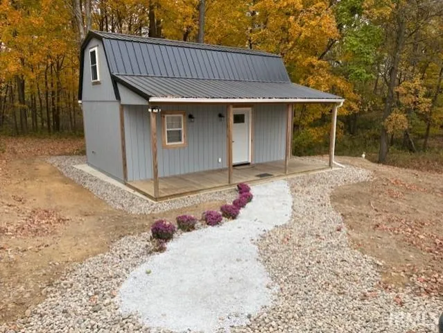 $125,000 | 235 North Corporation Line Road, Veedersburg, IN 47987