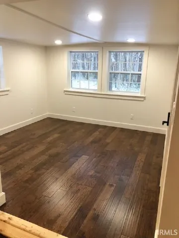 $125,000 | 235 North Corporation Line Road, Veedersburg, IN 47987