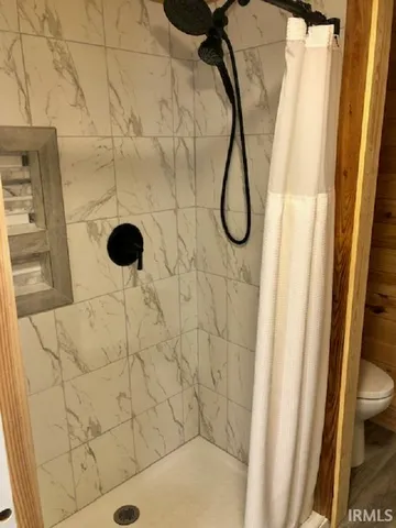 $125,000 | 235 North Corporation Line Road, Veedersburg, IN 47987