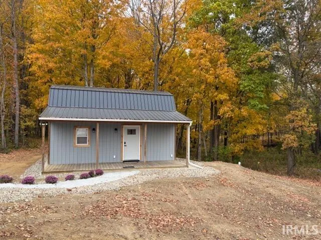 $125,000 | 235 North Corporation Line Road, Veedersburg, IN 47987