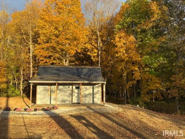 $125,000 | 235 North Corporation Line Road, Veedersburg, IN 47987