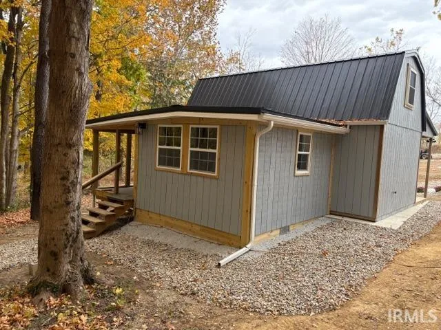 $125,000 | 235 North Corporation Line Road, Veedersburg, IN 47987