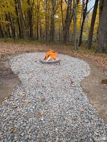 $125,000 | 235 North Corporation Line Road, Veedersburg, IN 47987