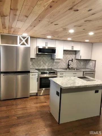 $125,000 | 235 North Corporation Line Road, Veedersburg, IN 47987