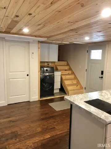 $125,000 | 235 North Corporation Line Road, Veedersburg, IN 47987