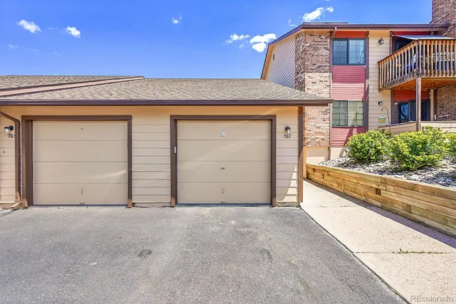 a view of a building entrance