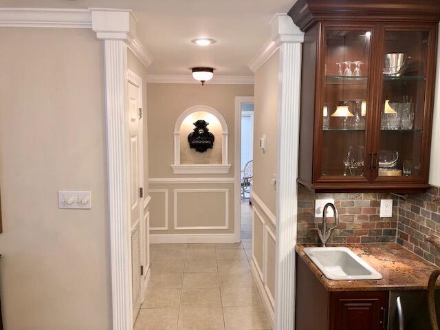 197 Durango Road, Unit 6C Destin, FL 32541 - Photo 19 of 62 a bathroom with a sink and a mirror