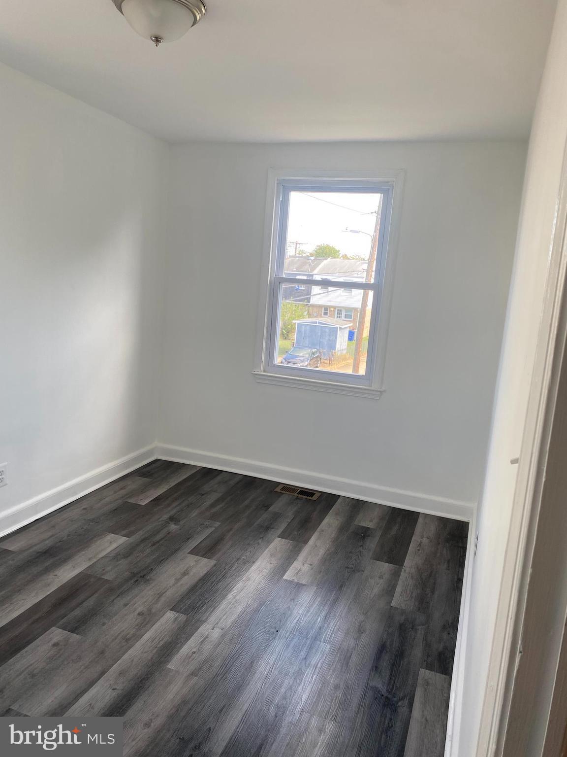 3643 Greenvale Road Baltimore, MD 21229 - Photo 13 of 18