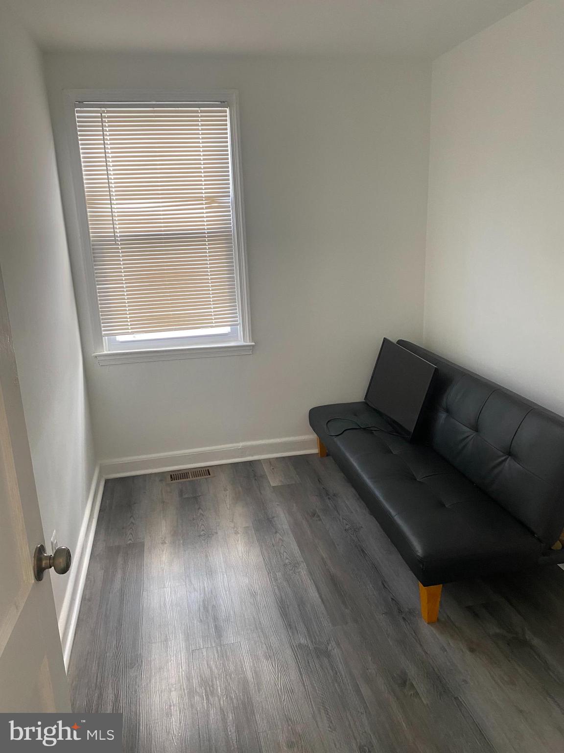 3643 Greenvale Road Baltimore, MD 21229 - Photo 14 of 18