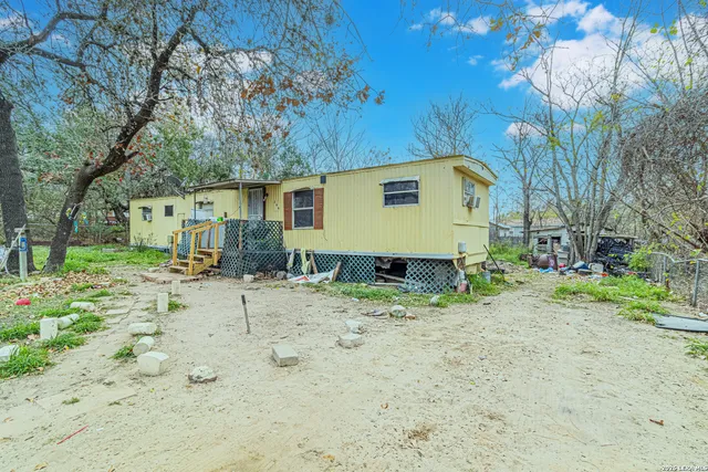 $50,000 | 369 Gateway Drive, Poteet, TX 78065