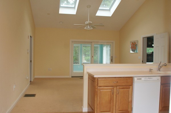 26 Daniels Road Framingham, MA 01701 - Photo 8 of 29 Gallery Image 8