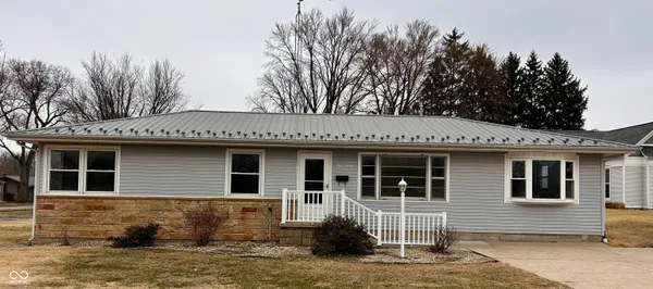 $225,000 | 220 West Stark Street, Rockville, IN 47872