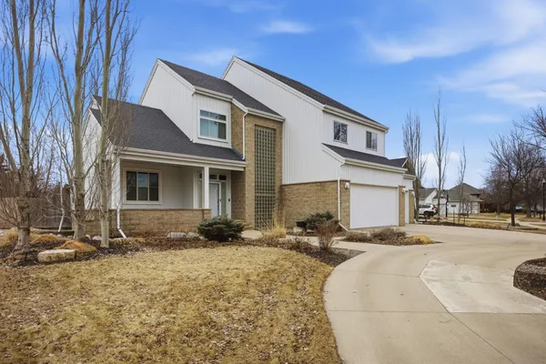 $995,000 | 5027 Rose Creek Parkway South, Fargo, ND 58104