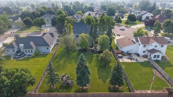$995,000 | 5027 Rose Creek Parkway South, Fargo, ND 58104