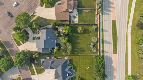 $995,000 | 5027 Rose Creek Parkway South, Fargo, ND 58104