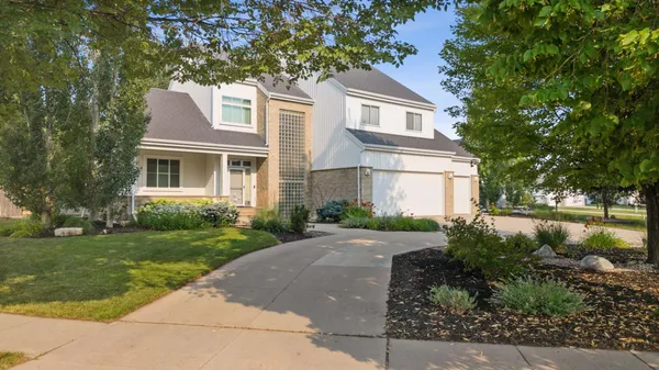 $995,000 | 5027 Rose Creek Parkway South, Fargo, ND 58104
