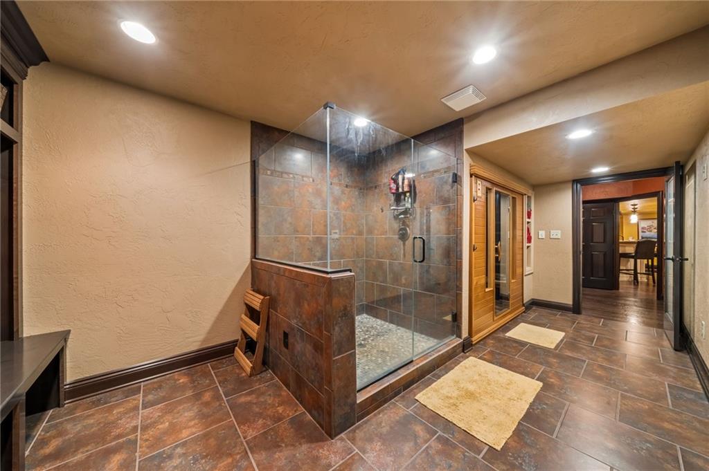 12288 Carmichael Circle Irwin, PA 15642 - Photo 38 of 49 Full shower with changing area