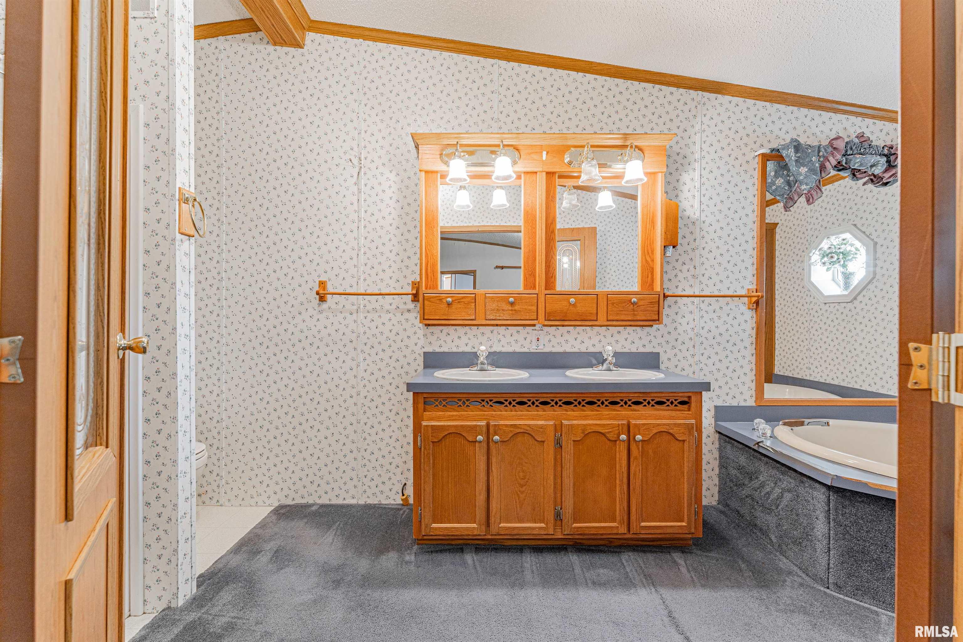 8363 Carl Springs Road Wapella, IL 61777 - Photo 17 of 30
