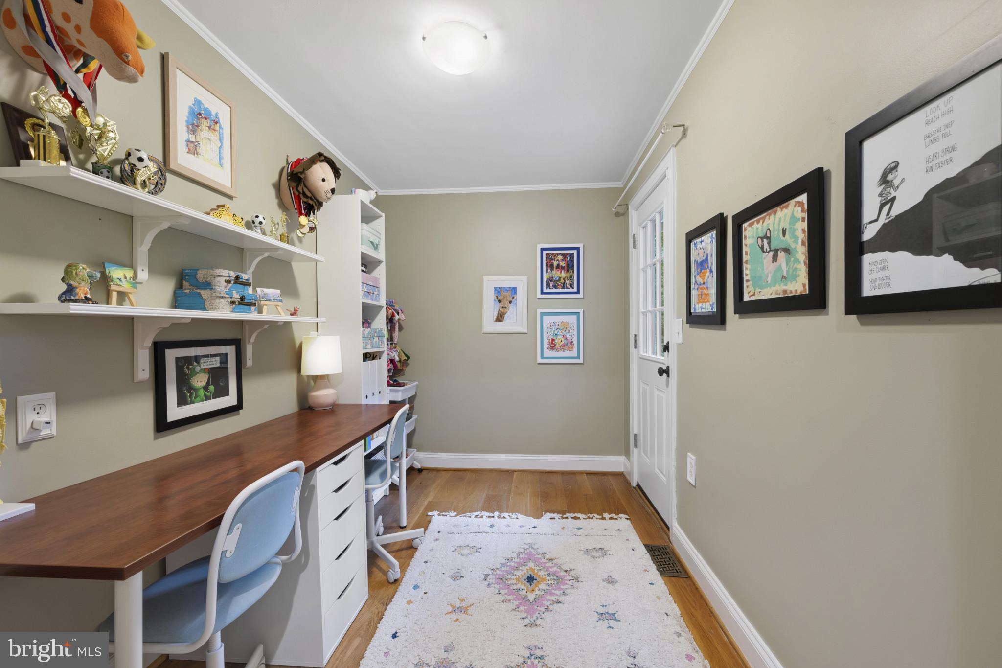 901 Navy Road Baltimore, MD 21204 - Photo 17 of 40 a view of an entryway with workspace