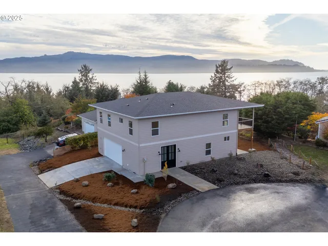 $699,000 | 5055 South Ridge Drive, Bay City, OR 97107