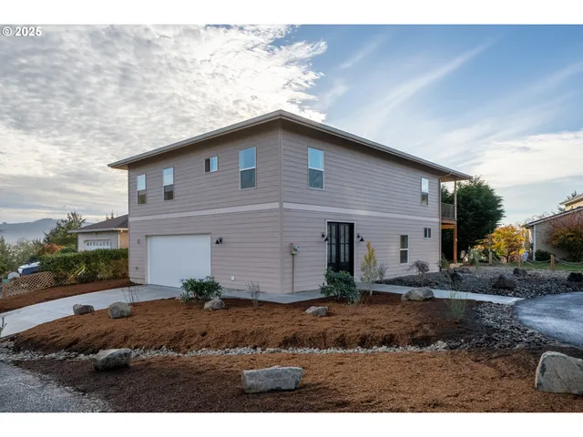 $699,000 | 5055 South Ridge Drive, Bay City, OR 97107