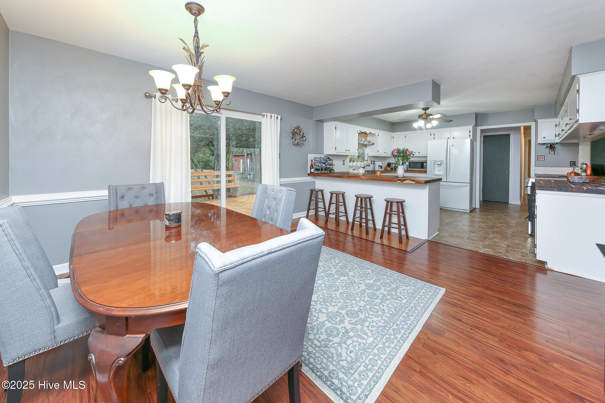 388 South End Road Knotts Island, NC 27950 - Photo 8 of 30 Dining