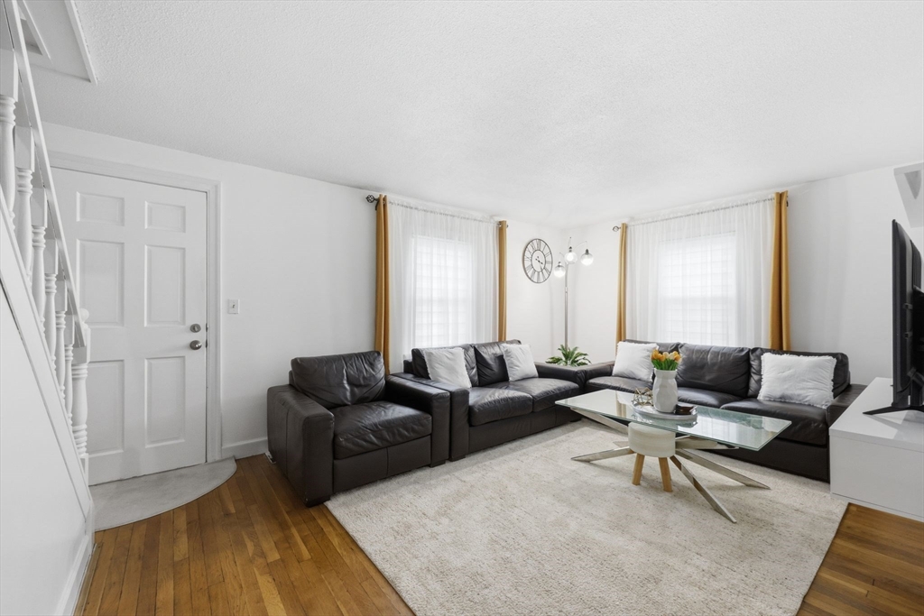 63 Fordham Street Springfield, MA 01104 - Photo 9 of 39
