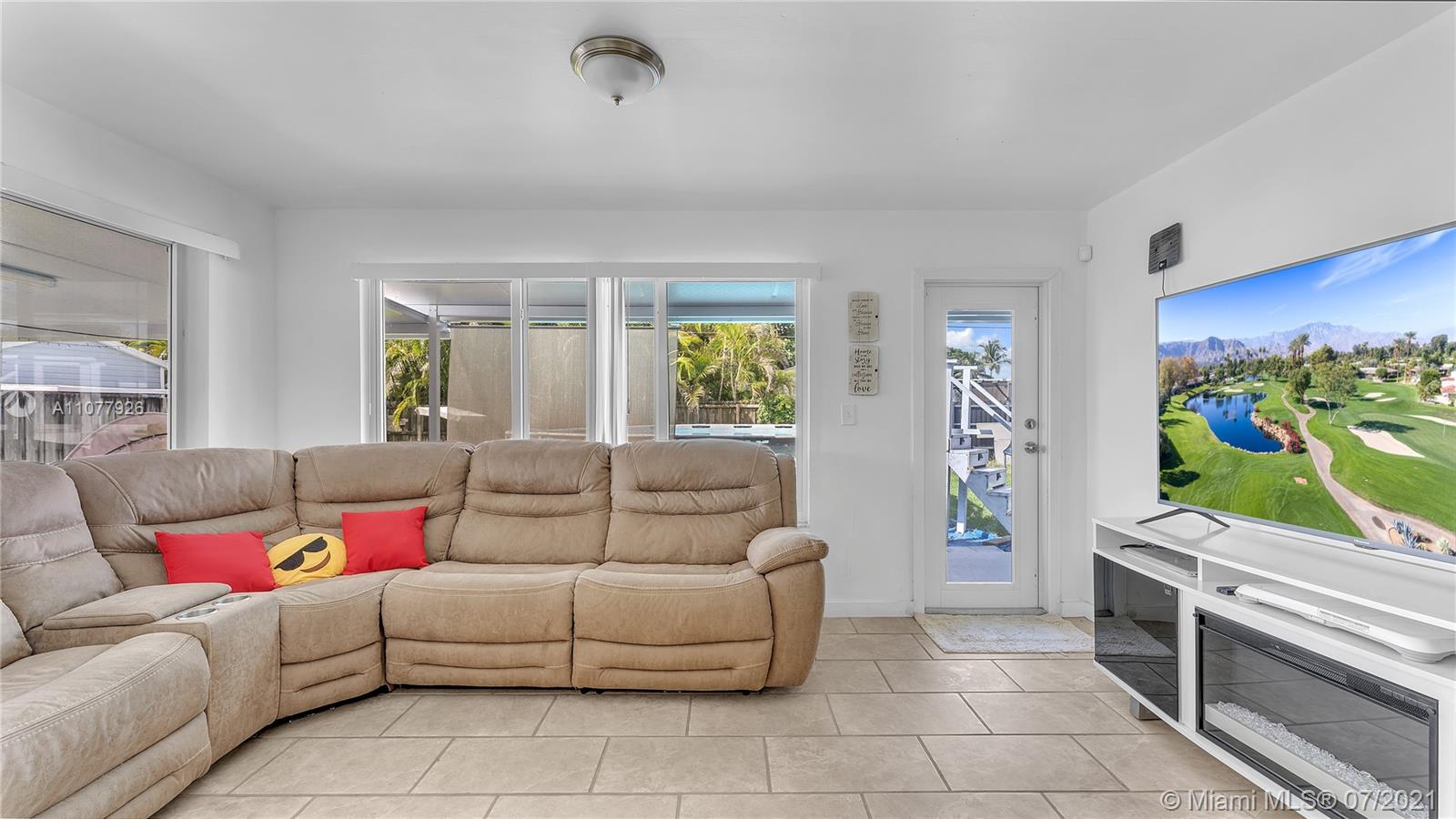 9810 Marlin Road Cutler Bay, FL 33157 - Photo 4 of 46