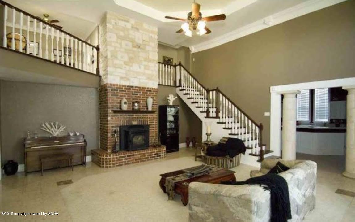 10801 Rm 1061 Amarillo, TX 79124 - Photo 21 of 30 LIVING ROOM