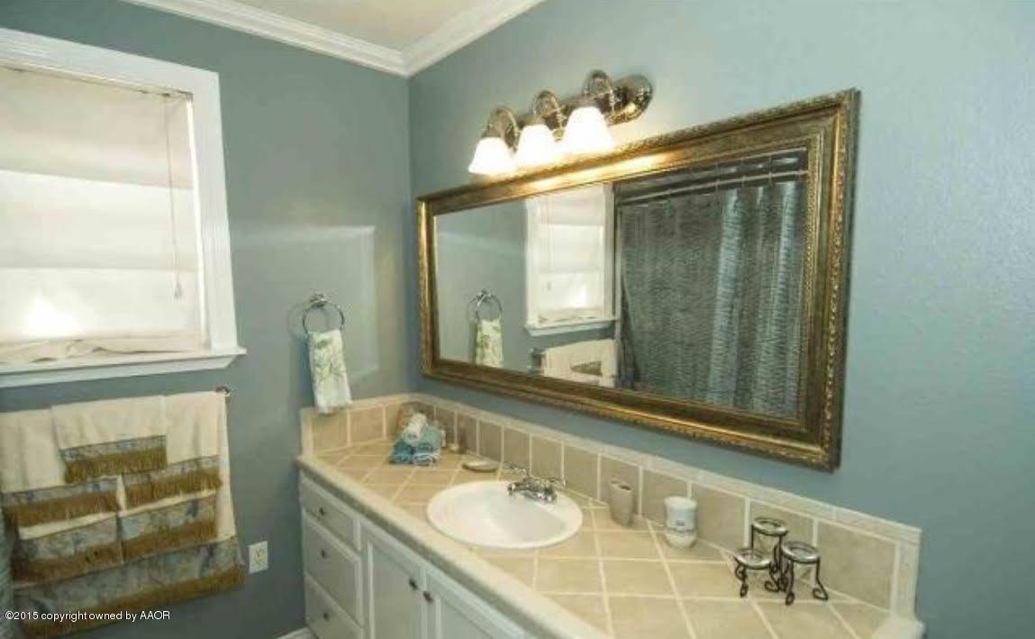 10801 Rm 1061 Amarillo, TX 79124 - Photo 4 of 30 BATHROOM 2