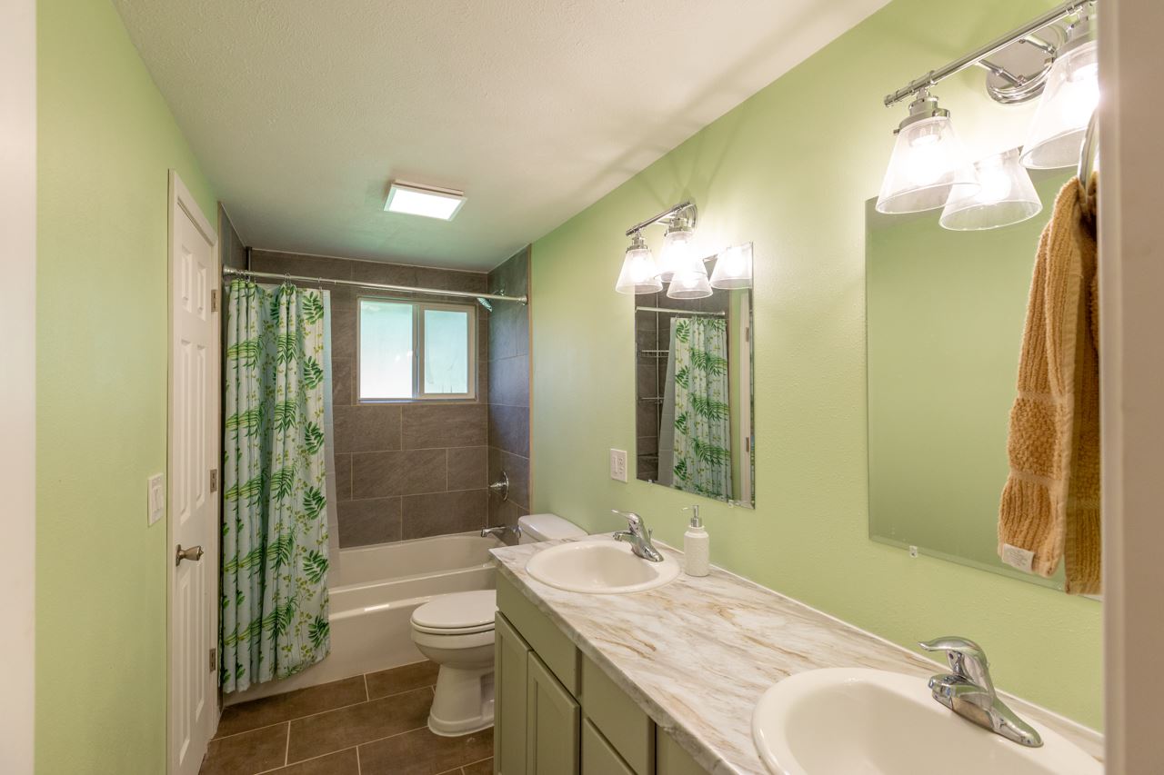 1004 South Edgerton Road Spokane Valley, WA 99212 - Photo 13 of 23