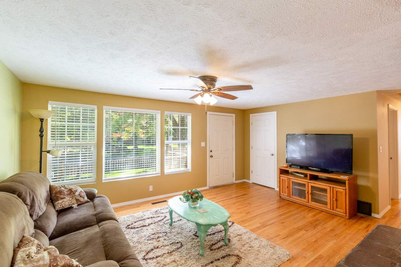 1004 South Edgerton Road Spokane Valley, WA 99212 - Photo 5 of 23
