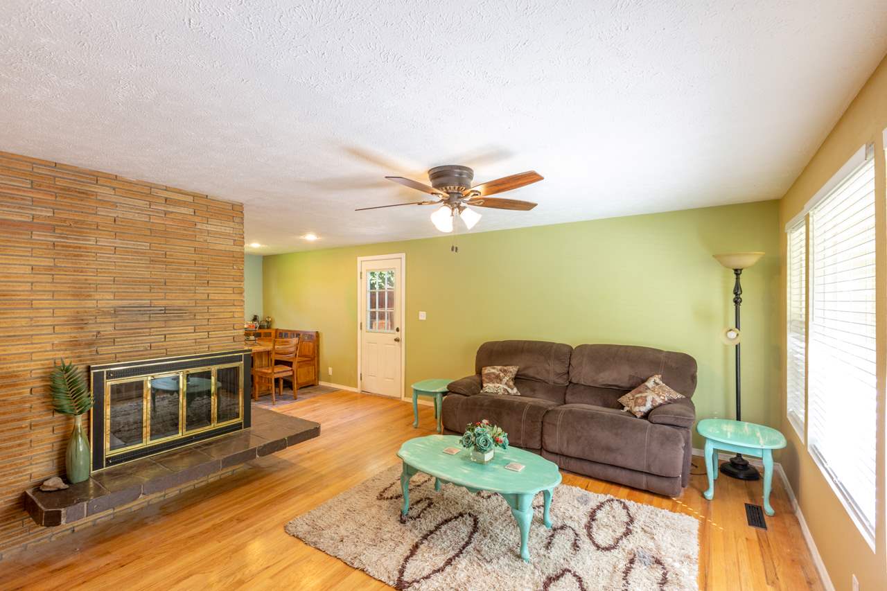 1004 South Edgerton Road Spokane Valley, WA 99212 - Photo 6 of 23
