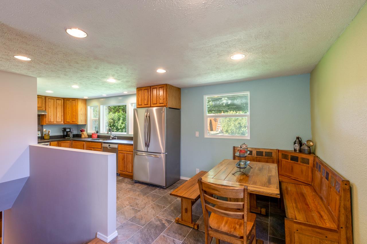 1004 South Edgerton Road Spokane Valley, WA 99212 - Photo 7 of 23