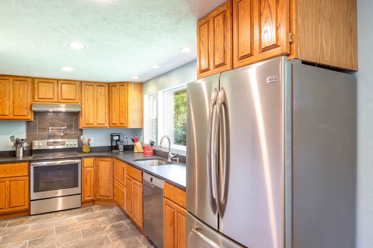 1004 South Edgerton Road Spokane Valley, WA 99212 - Photo 8 of 23