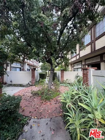 $3,500 | 22525 Sherman Way, Unit 1403, West Hills, CA 91307