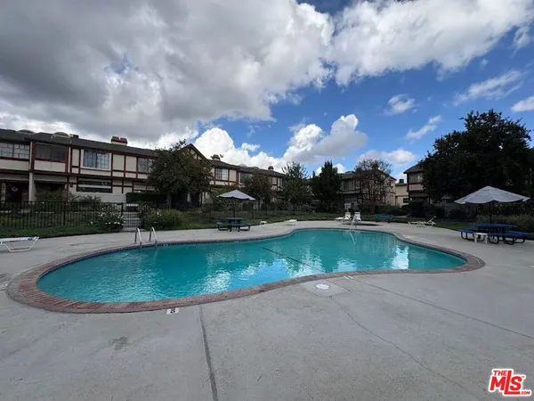 $3,500 | 22525 Sherman Way, Unit 1403, West Hills, CA 91307