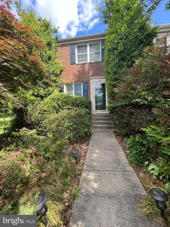 $4,295 | 22 Mt Vernon Avenue, Alexandria, VA 22301