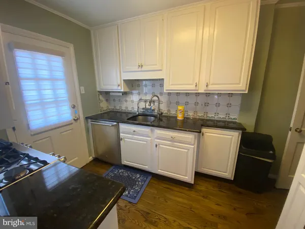 $4,295 | 22 Mt Vernon Avenue, Alexandria, VA 22301
